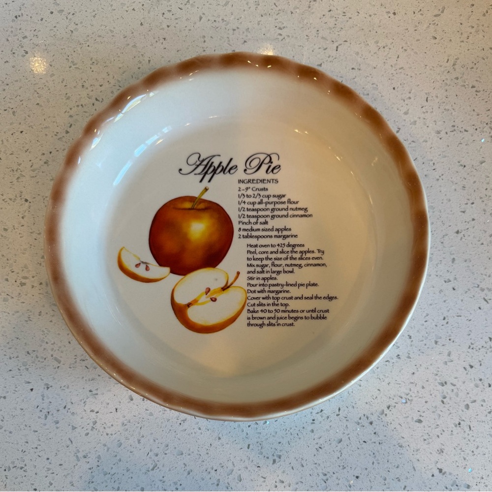 Pier 1 Imports Apple Pie Stoneware Baking Dish – Recipe Printed – NWT